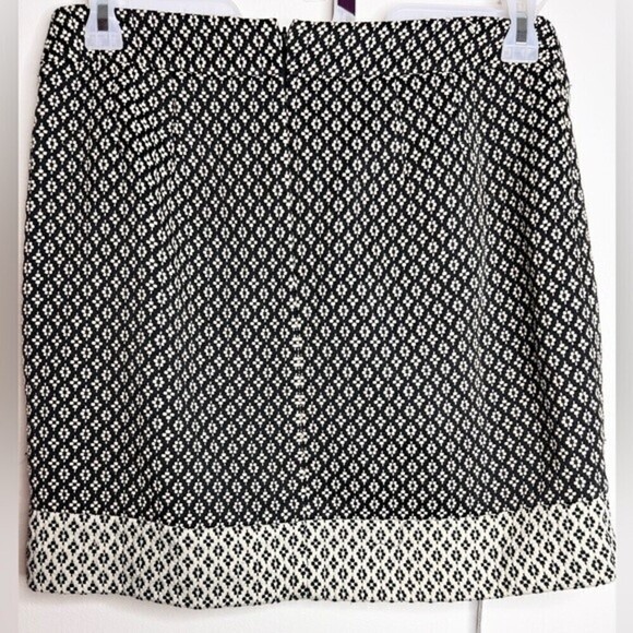 Women's LOFT | Black and White fresh fabric casualTweed Mini Skirt size 8. - Picture 8 of 8